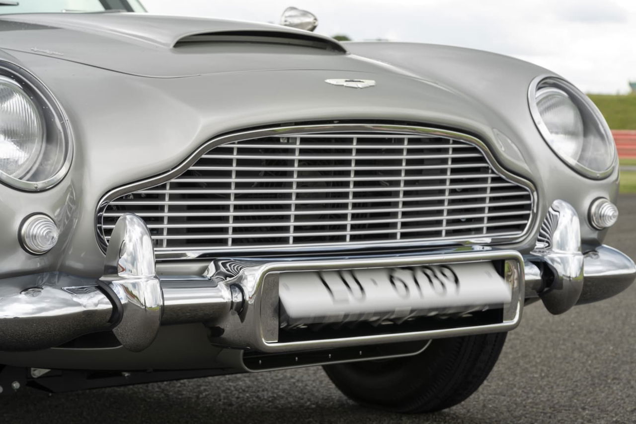 Aston Martin Db5 Continuation James Bond 0720 014