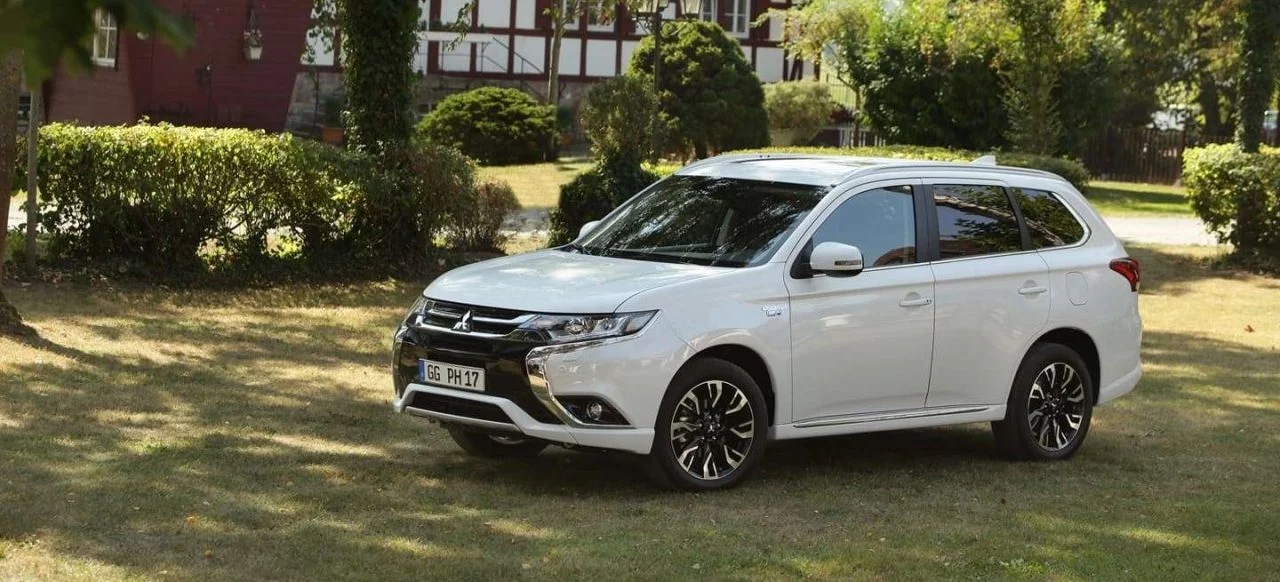 Mitsubishi Outlander Phev 1440 2