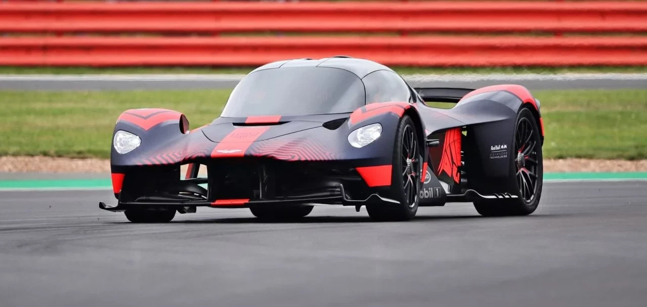 Aston Martin Valkyrie 0820 011