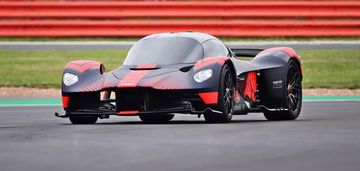 Aston Martin Valkyrie 0820 011