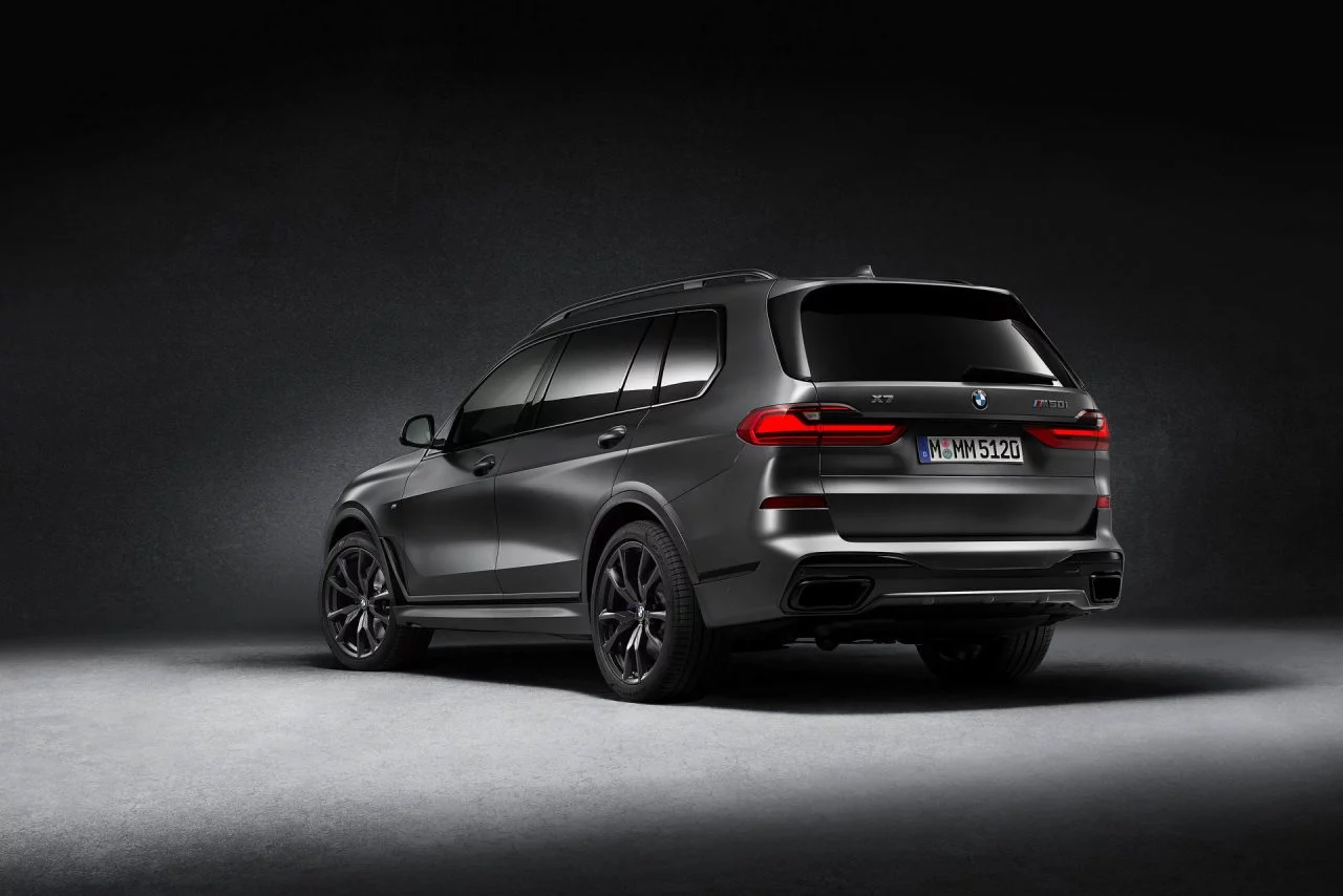 Bmw X7 Dark Shadow Edition 10