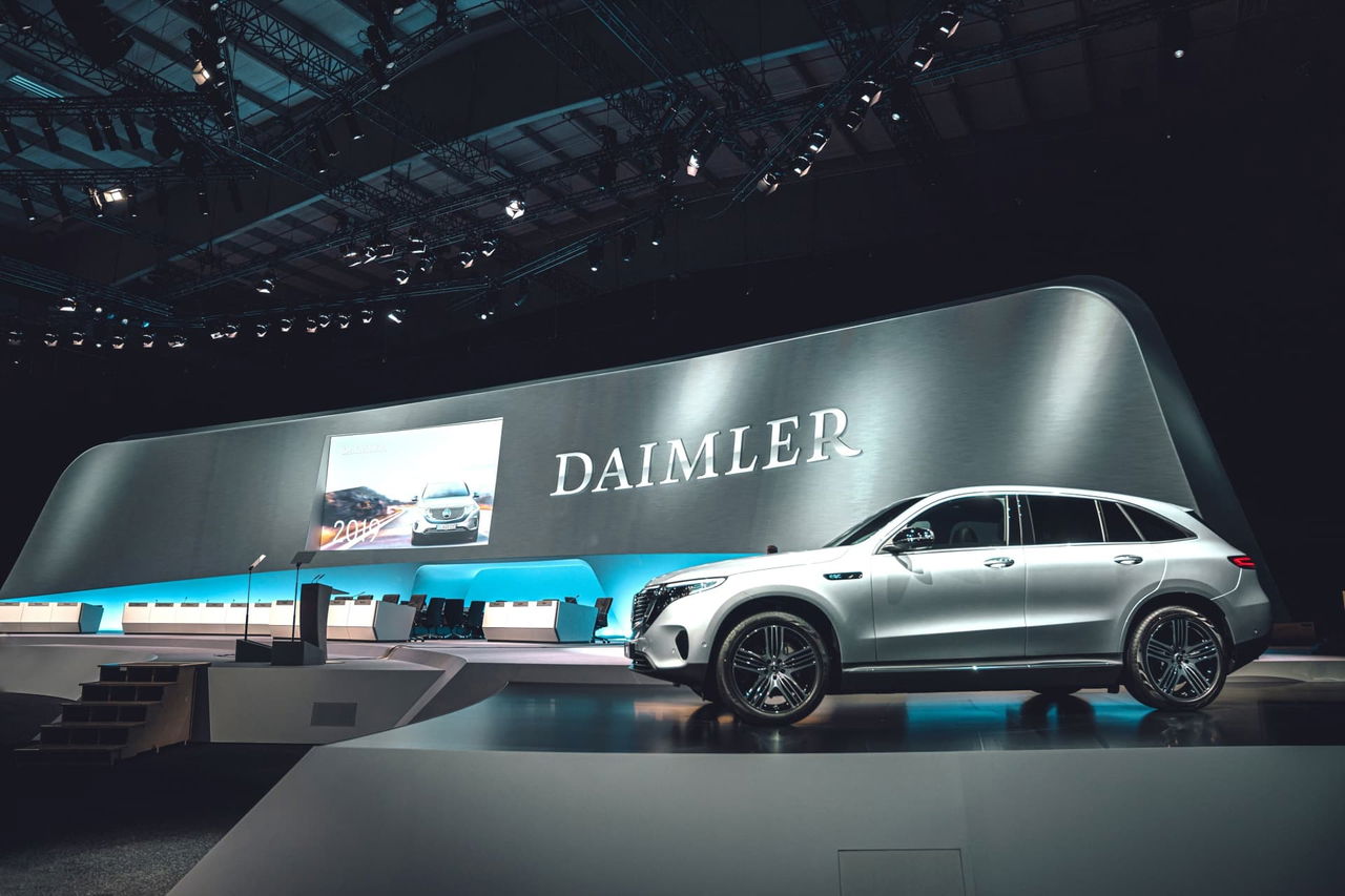 Daimler Im Wandel: Fokus Auf Nachhaltigkeit, Effizienz Und Mobilität Der Zukunft Daimler In Transition: Focus On Sustainability, Efficiency And Mobility Of The Future