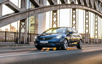 Opel Astra Faselift 2019 Vor Skyline Ffm