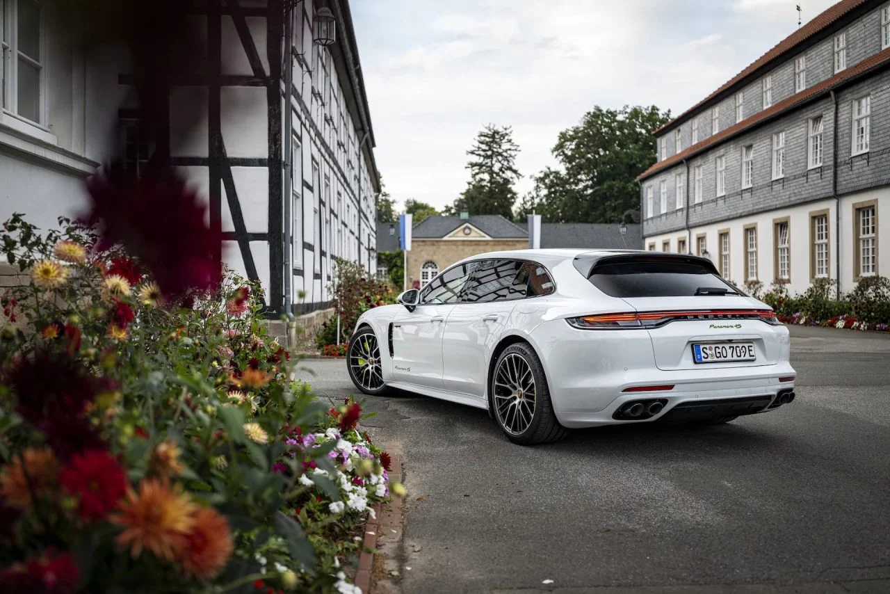 Porsche Panamera 4s E Hybrid Sport Turismo 2021 35