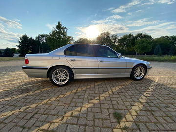 Bmw M7 E38 06