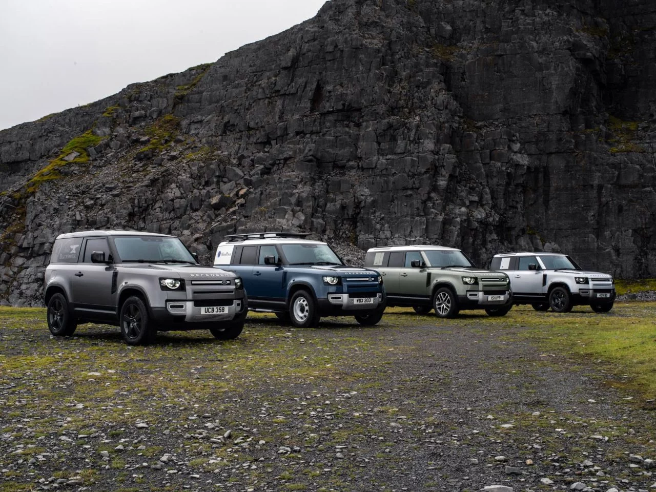 Land Rover Defender P400e 02