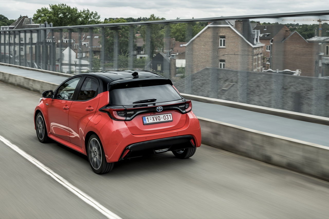 Toyota Yaris Rojo 2020 Movimiento Prueba 67