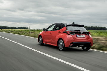 Toyota Yaris Rojo 2020 Movimiento Prueba 71