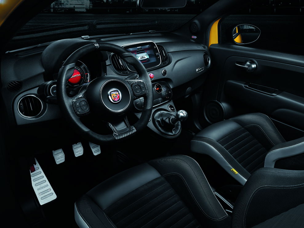 Abarth 595 2019 03