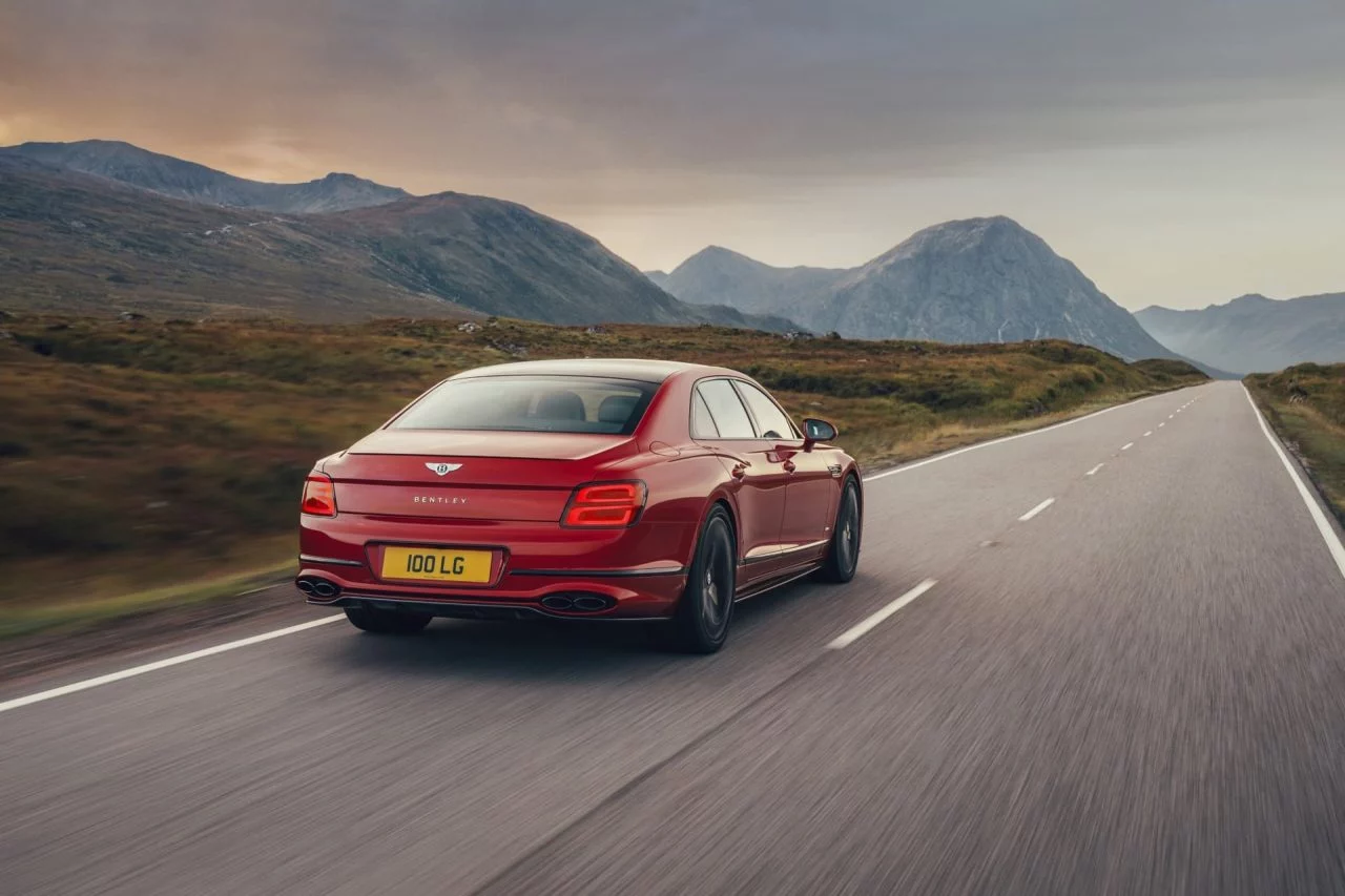 Bentley Flying Spur V8 4