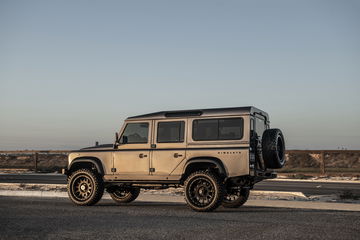 Himalaya Land Rover Defender 04