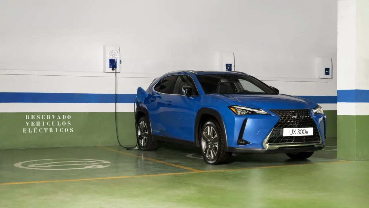 Lexus Ux 300e 13