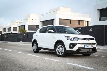 Ssangyong Tivoli G12t Glp 01