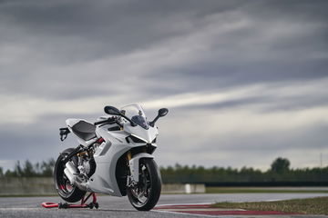 Ducati Supersport 950 S 2021 02