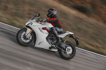 Ducati Supersport 950 S 2021 03