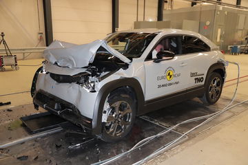 Mazda Mx 30 Euroncap Test 1120 004