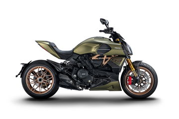 Moto Ducati Diavel Lamborghini 1