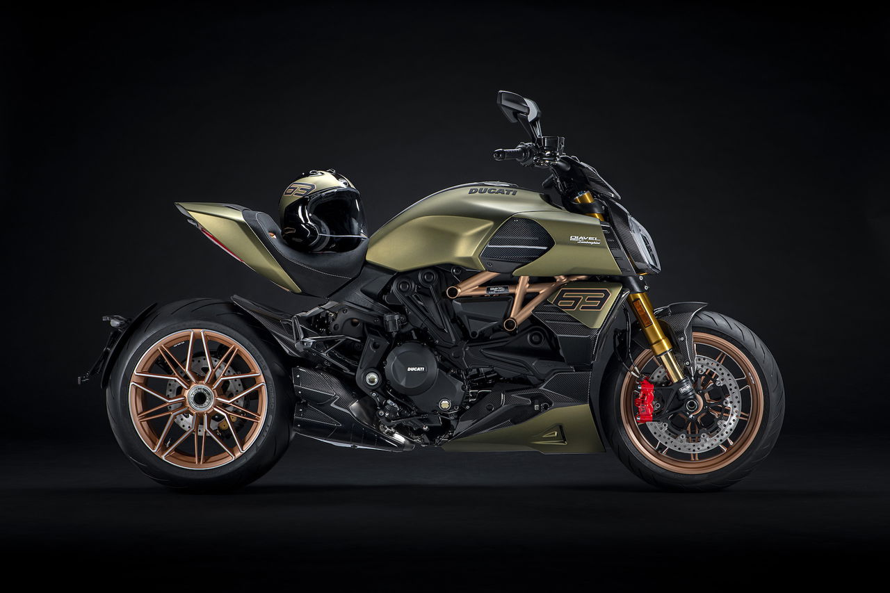 Moto Ducati Diavel Lamborghini 10