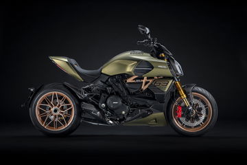 Moto Ducati Diavel Lamborghini 2