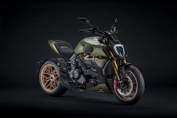 Moto Ducati Diavel Lamborghini 4