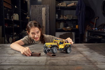 Lego Technic Jeep Wrangler 3