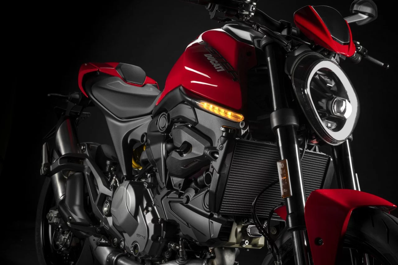 Moto Ducati Monster 2021 Plus19