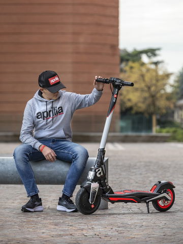 Scooter Aprilia Esr1 1