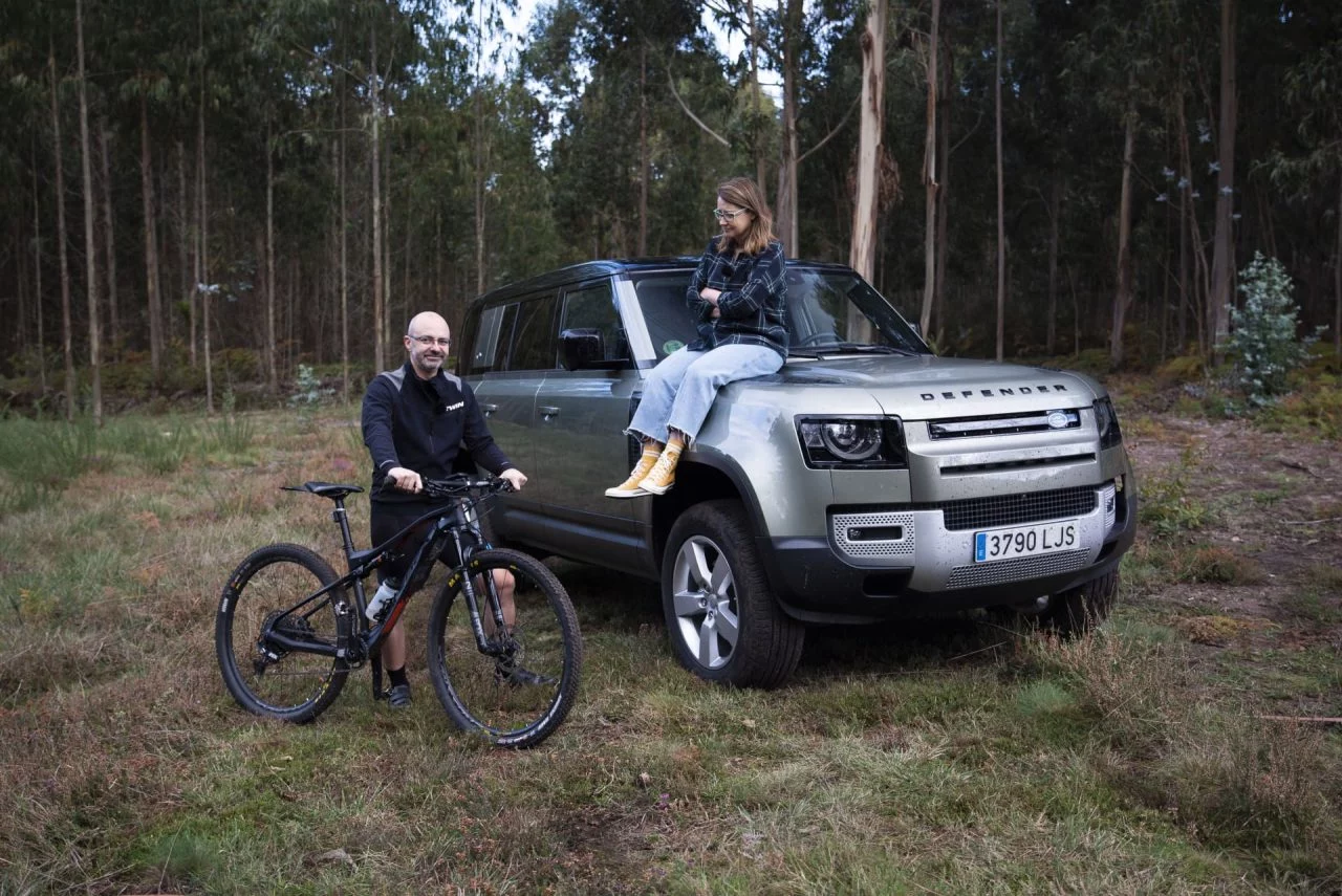 Defender Vs Bici David Contra Goliat