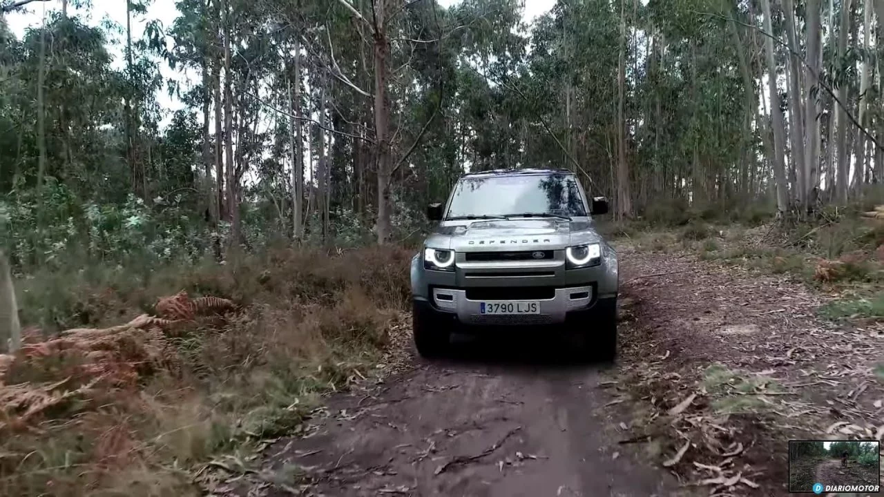 Land Rover Defender Vs Bici Montana 00005