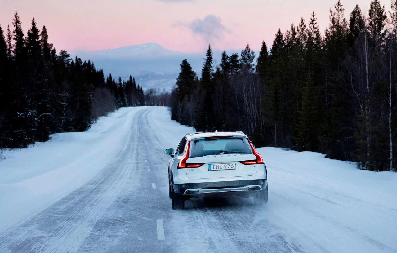 Marchas Largas Coche Nieve Volvo V90