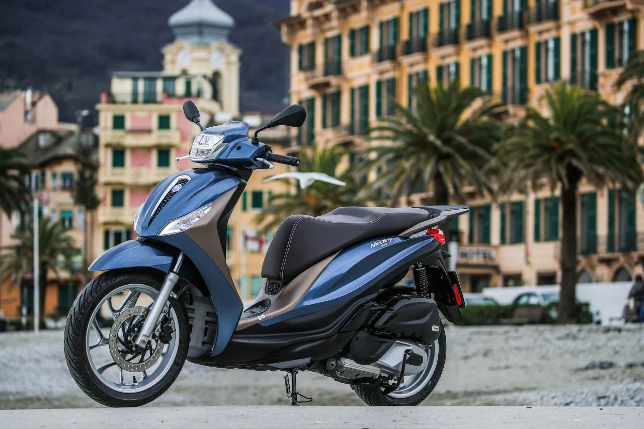 Moto Scooter Piaggio Medley 125 16