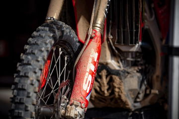 Emmanuel Acua Moto Enduro Barro