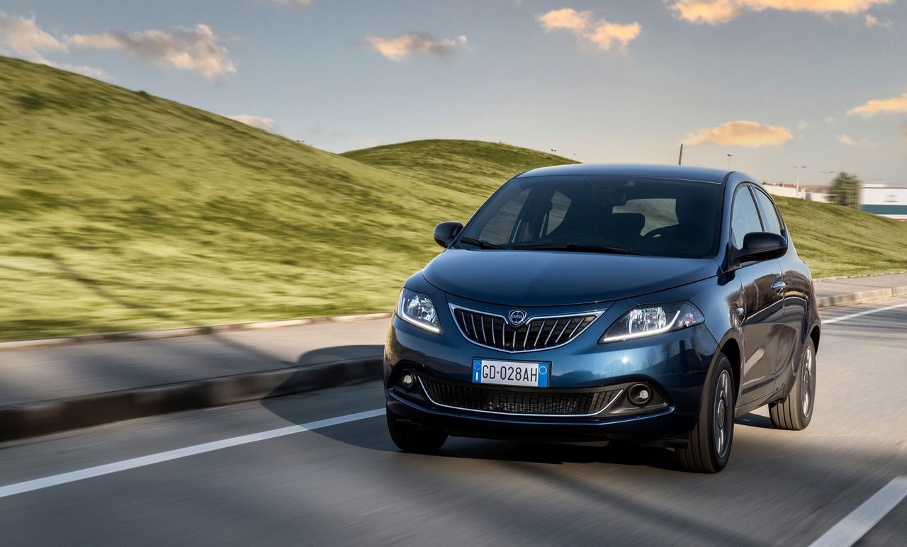 Lancia Ypsilon 2021 13