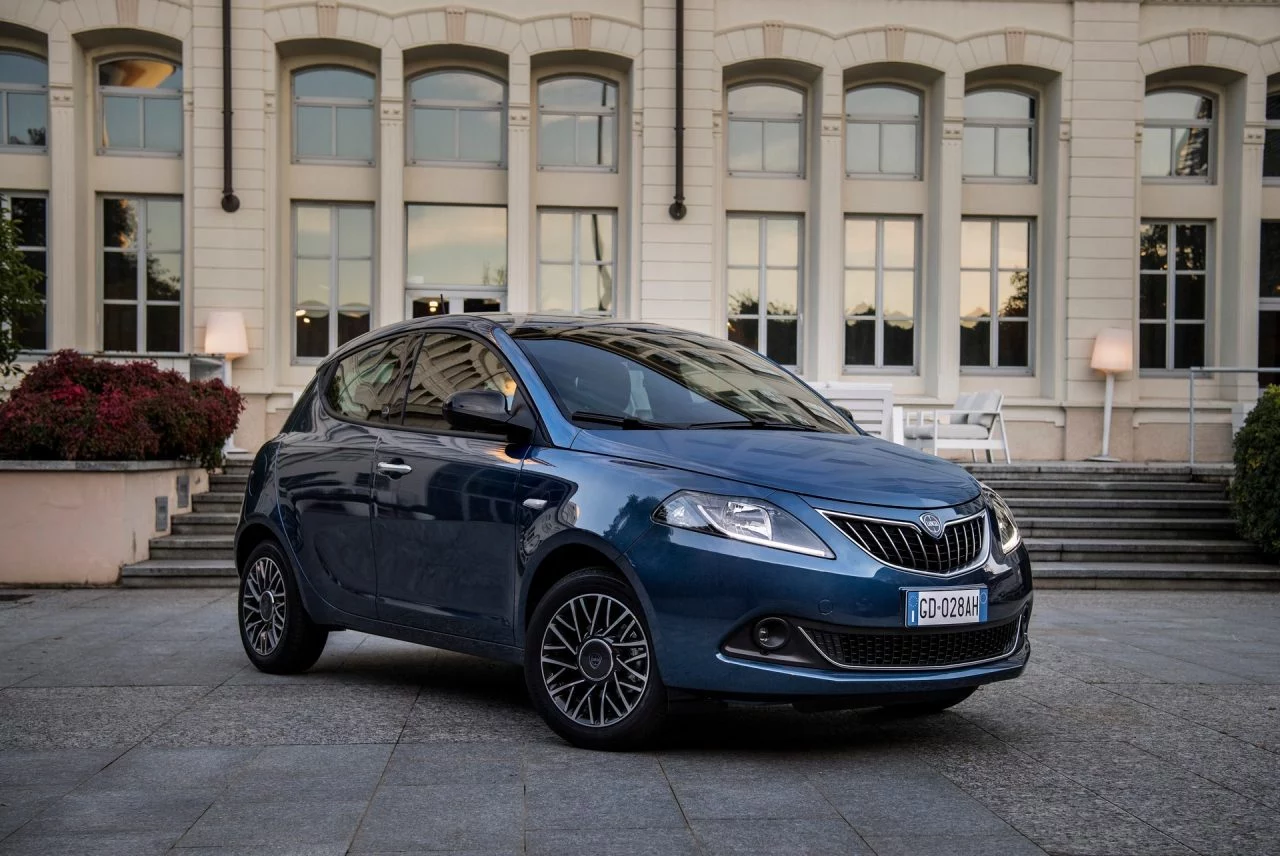 Lancia Ypsilon 2021 3