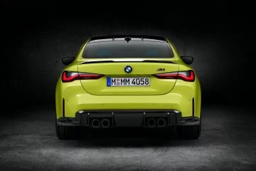 Bmw M4 Competition Coupe Amarillo Trasera