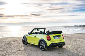 Mini Cabrio 2021 01