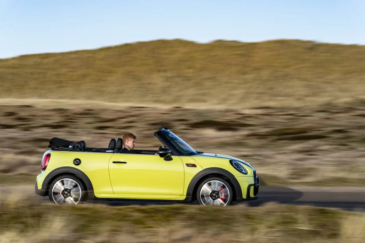 Mini Cabrio 2021 08