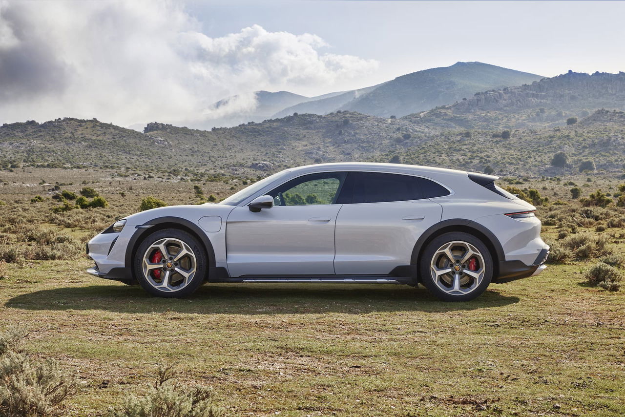 Porsche Taycan Cross Turismo Offroad Design 6