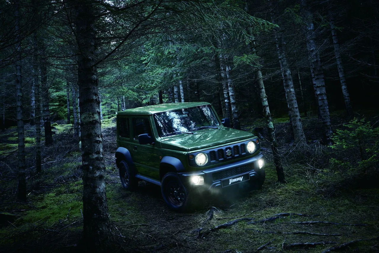 Suzuki Jimny Pro 1