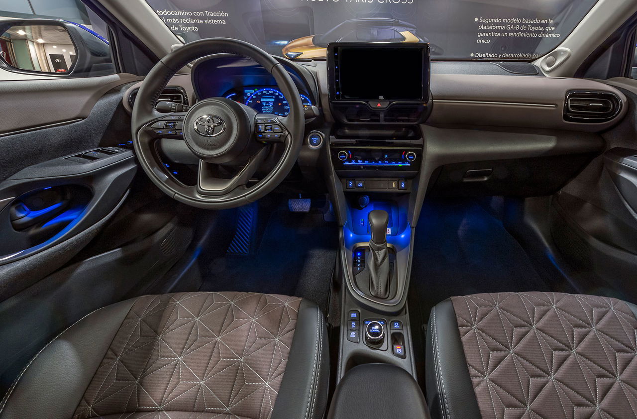 Toyota Yaris Cross 2021 Azul Interior