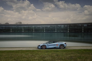 Mclaren 720s Gulf Oil 11