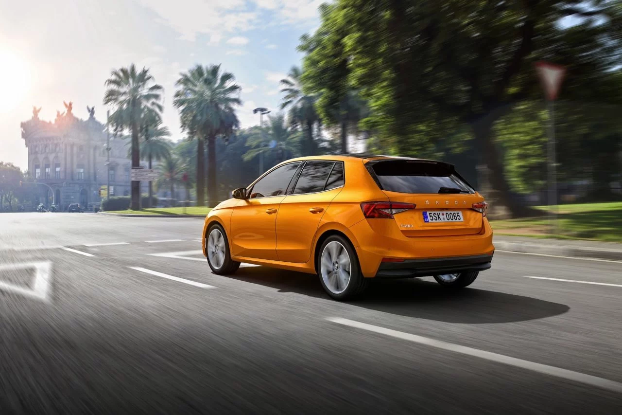 Skoda Fabia 2021 Naranja Trasera 1