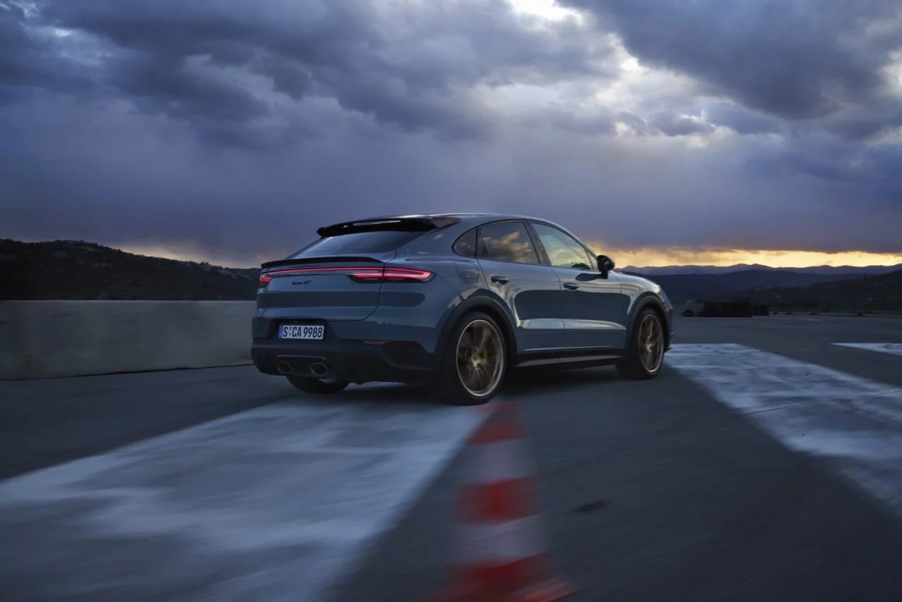 Porsche Cayenne Turbo Gt 2021 0621 021