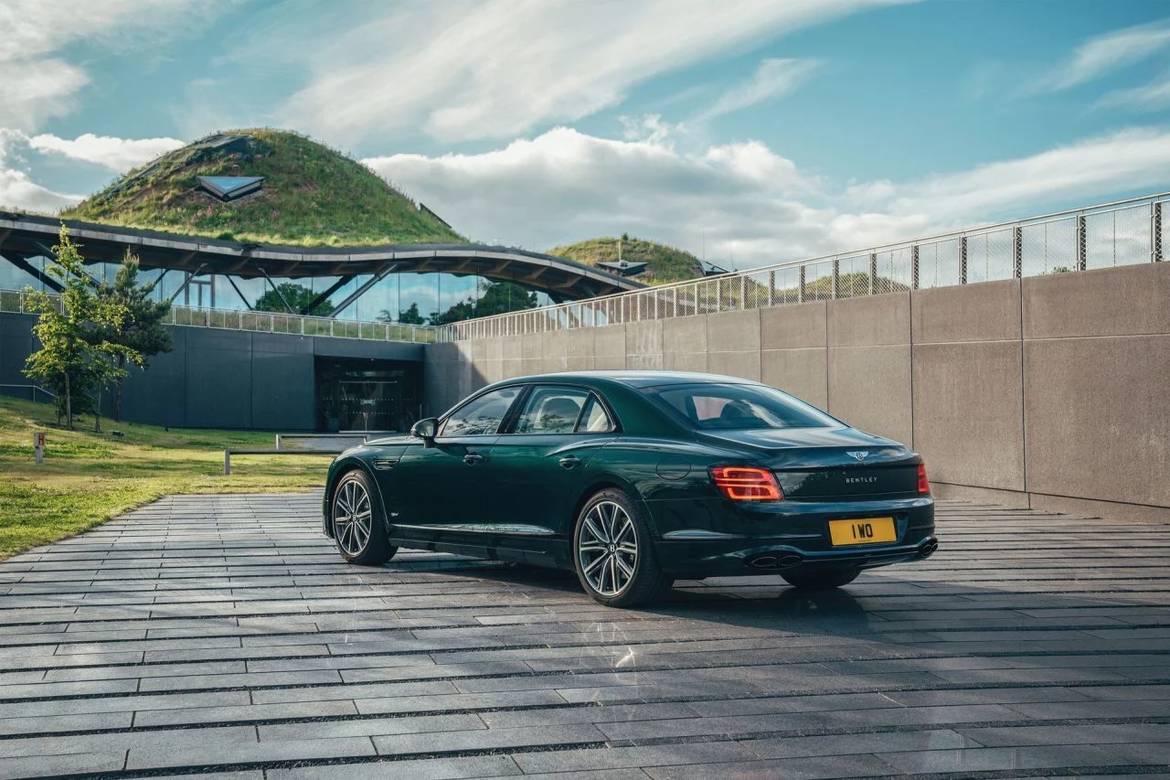 Bentley Flying Spur Hybrid 2022 11