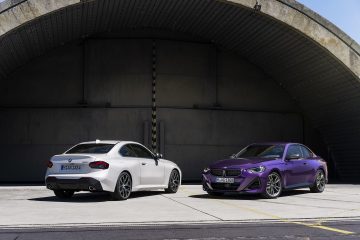 Dos variantes del BMW Serie 2 posando con perfil lateral, destacando su diseño dinámico.