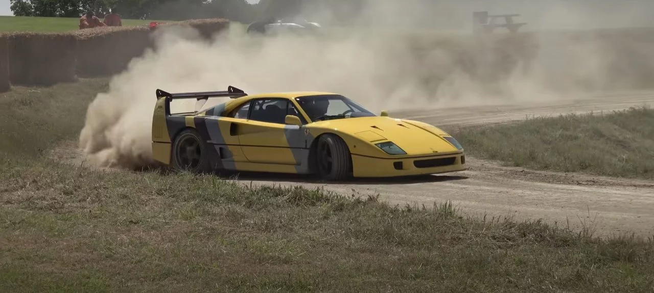 Ferrari F40 Derrapes