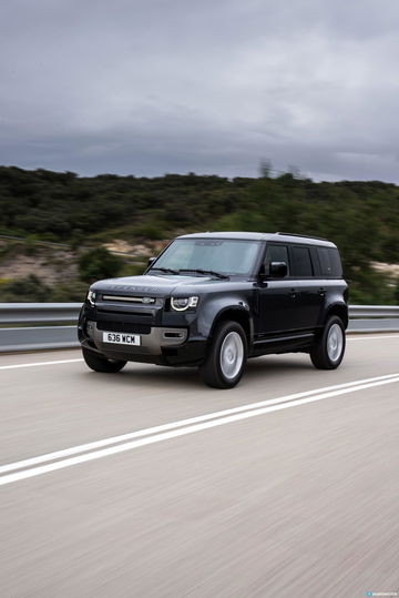 Land Rover Defender D300 Carretera 00005