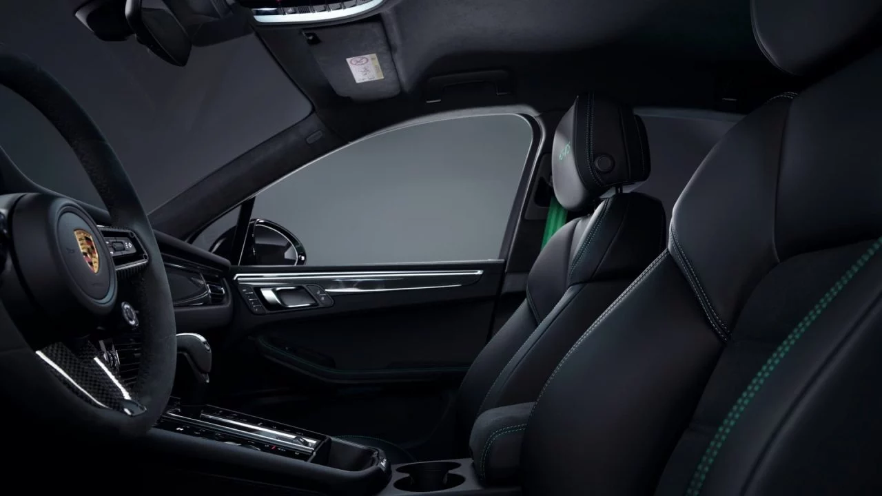 Porsche Macan 2022 Interior 02