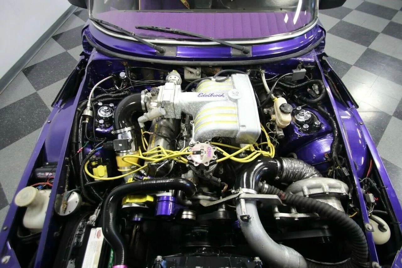 Saab 900 Motor V8 2