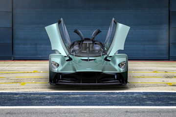 Aston Martin Valkyrie Spider 2022 0821 003